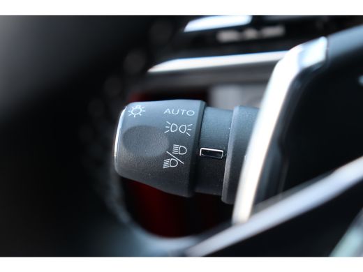 Peugeot 3008 1.6 HYBRID 225PK ALLURE ROAD TRIP AUTOMAAT / NAVI / CLIMA / PDC / 18" LMV / CAMERA / KEYLESS / FU... ActivLease financial lease