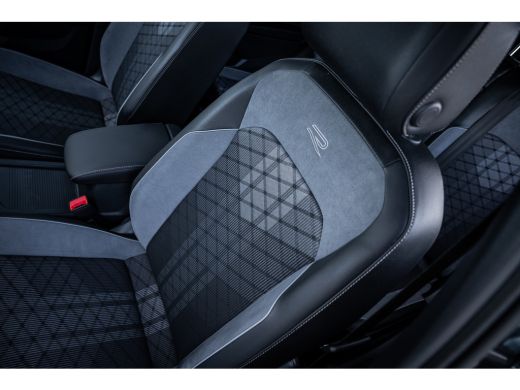 Volkswagen Tiguan Allspace 1.5 TSI R-Line Business 7p. | Achteruitrijcamera | Cruise control adaptief | Trekhaak elektrisch ... ActivLease financial lease