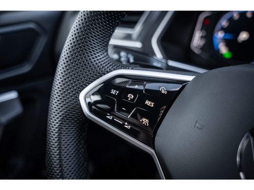 Volkswagen Tiguan Allspace 1.5 TSI R-Line Business 7p. | Achteruitrijcamera | Cruise control adaptief | Trekhaak elektrisch ... ActivLease financial lease