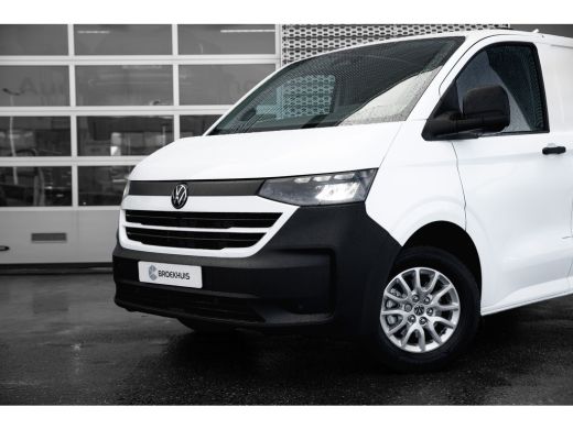 Volkswagen Transporter 2.0 TDI L1H1 28 Life | 150 pk | Camera | Lichtmetaal | Trekhaak | Betimmering | ActivLease financial lease