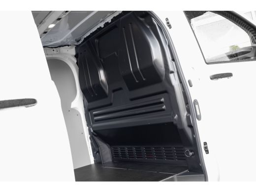 Volkswagen Transporter 2.0 TDI L1H1 28 Life | 150 pk | Camera | Lichtmetaal | Trekhaak | Betimmering | ActivLease financial lease