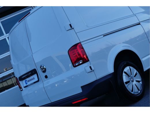 Volkswagen Transporter 2.0 TDI L2H1 30 Comfortline | Achterdeuren | Achteruitrijcamera | Airco ActivLease financial lease