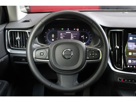 Volvo  V60 2.0 B3 Essential Edition | Trekhaak | Camera | Adaptive Cruise | Stuur/stoelverwarming | 18" Velgen ActivLease financial lease