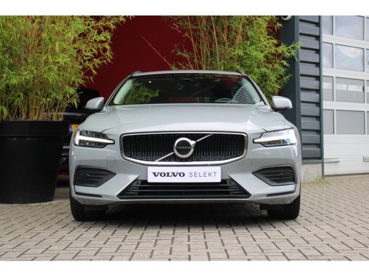 Volvo  V60 2.0 B3 Essential Edition | Trekhaak | Camera | Adaptive Cruise | Stuur/stoelverwarming | 18" Velgen ActivLease financial lease
