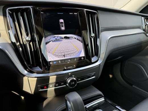 Volvo  V60 T6 Plug-in hybrid AWD Ultra Dark | Panoramadak | Head-up Display | Harman Kardon | Leder | Adapti... ActivLease financial lease