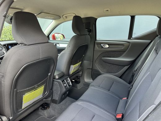 Volvo  XC40 2.0 B3 Momentum Business | Achteruitrijcamera | Apple Carplay/Android Auto|telefoonintegratie pre... ActivLease financial lease