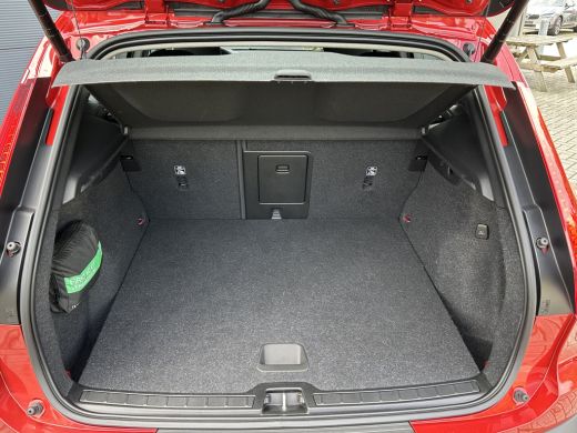 Volvo  XC40 2.0 B3 Momentum Business | Achteruitrijcamera | Apple Carplay/Android Auto|telefoonintegratie pre... ActivLease financial lease