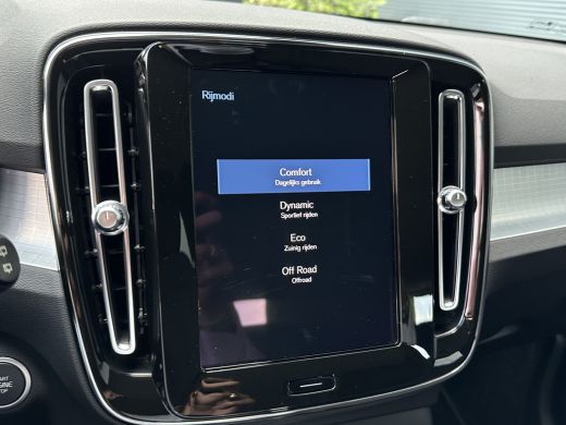 Volvo  XC40 2.0 B3 Momentum Business | Achteruitrijcamera | Apple Carplay/Android Auto|telefoonintegratie pre... ActivLease financial lease