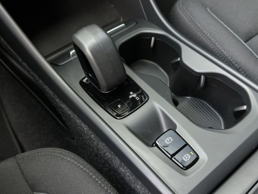 Volvo  XC40 2.0 B3 Momentum Business | Achteruitrijcamera | Apple Carplay/Android Auto|telefoonintegratie pre... ActivLease financial lease