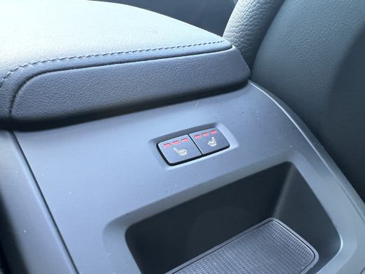 Volvo  XC60 T8 Plug-in hybrid AWD Ultra Dark | Trekhaak | Panoramadak | Luchtvering | 360 Camera | Leder | He... ActivLease financial lease