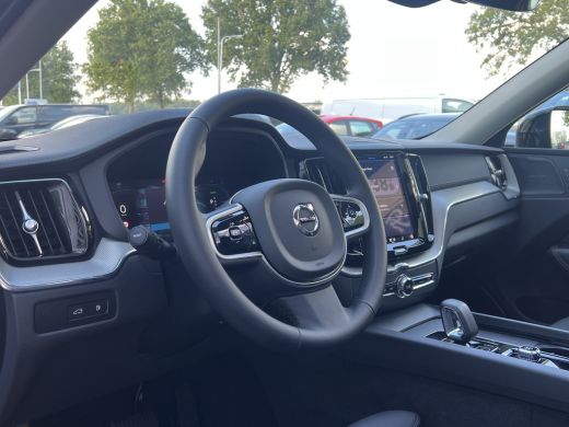 Volvo  XC60 T8 Plug-in hybrid AWD Ultra Dark | Trekhaak | Panoramadak | Luchtvering | 360 Camera | Leder | He... ActivLease financial lease