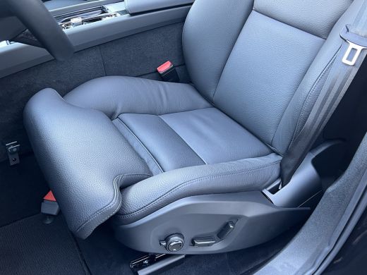 Volvo  XC60 T8 Plug-in hybrid AWD Ultra Dark | Trekhaak | Panoramadak | Luchtvering | 360 Camera | Leder | He... ActivLease financial lease