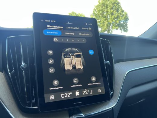 Volvo  XC60 T6 Plug-in hybrid AWD Plus Bright | Direct Leverbaar! | 360 Camera | Trekhaak | Privacy Glass | H... ActivLease financial lease