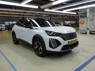 Peugeot 2008 1.2 Hybrid 136 GT | Achterbank in delen neerklapbaar | Achteruitrijcamera | Airco (automatisch)