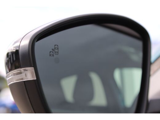 Alfa Romeo Junior Elettrica Speciale 54 kWh / Navigatie / Camera / Dodehoek / Stoelverwarmd / Keyless / Adapt. Crui... ActivLease financial lease