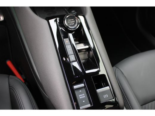 Alfa Romeo Junior Elettrica Speciale 54 kWh / Navigatie / Camera / Dodehoek / Stoelverwarmd / Keyless / Adapt. Crui... ActivLease financial lease