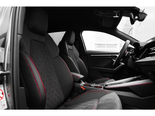 Audi A3 Sportback 45 TFSI e S edition Competition 272PK | SONOS Audio | Trekhaak | Dinamica-microvezel en... ActivLease financial lease