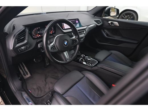 BMW 2 Serie 218i High Executive M Sport Automaat / Panoramadak / Sportstoelen / LED / Stoelverwarming / M Spo... ActivLease financial lease