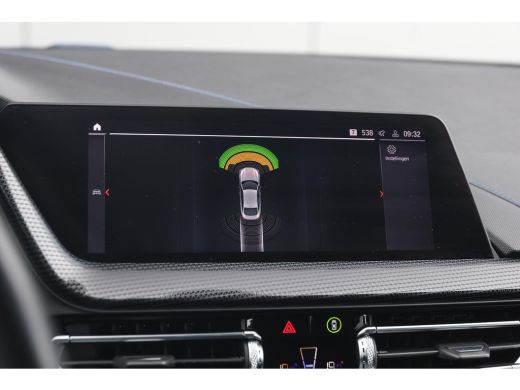 BMW 2 Serie 218i High Executive M Sport Automaat / Panoramadak / Sportstoelen / LED / Stoelverwarming / M Spo... ActivLease financial lease