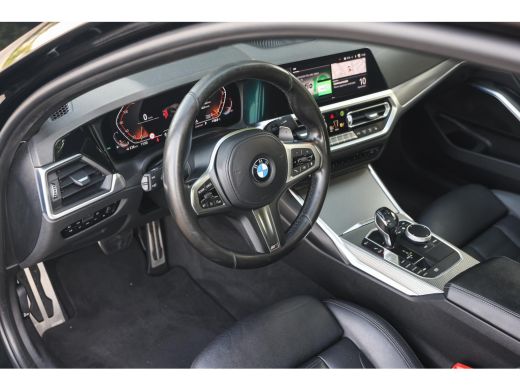 BMW 3 Serie 320i High Executive M Sport Automaat / Schuif-Kanteldak / Sportstoelen / Achteruitrijcamera / M A... ActivLease financial lease