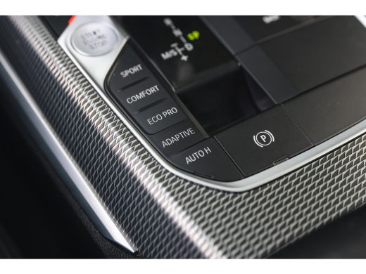 BMW 3 Serie 320i High Executive M Sport Automaat / Schuif-Kanteldak / Sportstoelen / Achteruitrijcamera / M A... ActivLease financial lease