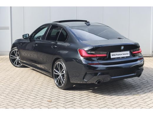 BMW 3 Serie 320i High Executive M Sport Automaat / Schuif-Kanteldak / Sportstoelen / Achteruitrijcamera / M A... ActivLease financial lease