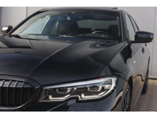 BMW 3 Serie 320i High Executive M Sport Automaat / Schuif-Kanteldak / Sportstoelen / Achteruitrijcamera / M A... ActivLease financial lease