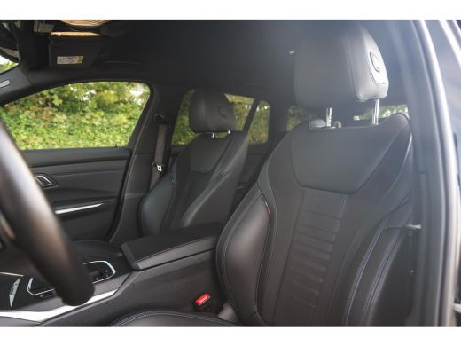 BMW 3 Serie Touring 330e High Executive M Sport Automaat / Sportstoelen / Laserlight / Comfort Access / LED /... ActivLease financial lease
