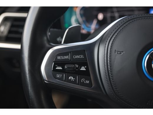 BMW 3 Serie Touring 330e High Executive M Sport Automaat / Sportstoelen / Laserlight / Comfort Access / LED /... ActivLease financial lease