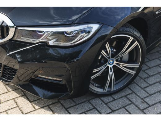 BMW 3 Serie Touring 330e High Executive M Sport Automaat / Sportstoelen / Laserlight / Comfort Access / LED /... ActivLease financial lease
