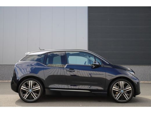 BMW i3 Executive 120Ah 42 kWh/H-Kardon/Leder/W-pomp/Camera/3-fase/20" ActivLease financial lease