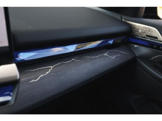 BMW i5 M60 xDrive M Sport / Panoramadak / Trekhaak / Stoelventilatie / Bowers & Wilkins / Adaptieve LED ... ActivLease financial lease