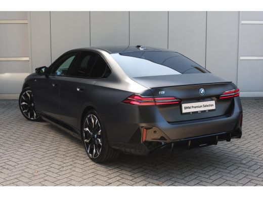BMW i5 M60 xDrive M Sport / Panoramadak / Trekhaak / Stoelventilatie / Bowers & Wilkins / Adaptieve LED ... ActivLease financial lease