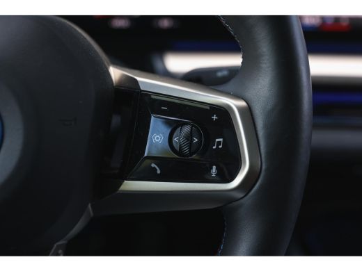 BMW i5 M60 xDrive M Sport / Panoramadak / Trekhaak / Stoelventilatie / Bowers & Wilkins / Adaptieve LED ... ActivLease financial lease