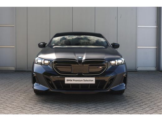 BMW i5 M60 xDrive M Sport / Panoramadak / Trekhaak / Stoelventilatie / Bowers & Wilkins / Adaptieve LED ... ActivLease financial lease
