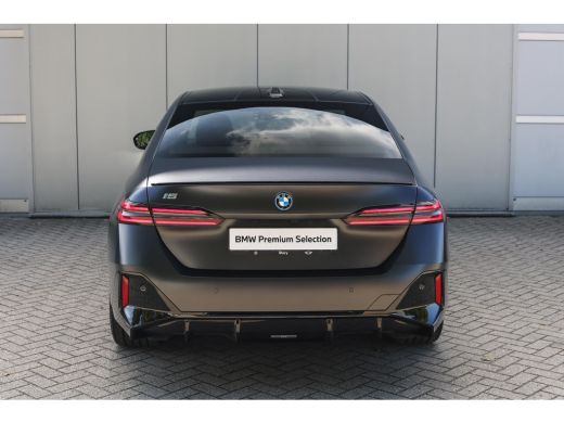 BMW i5 M60 xDrive M Sport / Panoramadak / Trekhaak / Stoelventilatie / Bowers & Wilkins / Adaptieve LED ... ActivLease financial lease