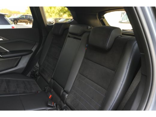 BMW X1 sDrive20i M Sport Automaat / Panoramadak / Trekhaak / Sportstoelen / Achteruitrijcamera / M Adapt... ActivLease financial lease