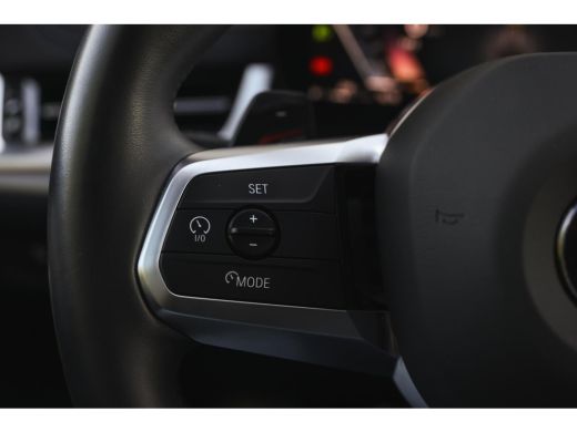 BMW X1 sDrive20i M Sport Automaat / Panoramadak / Trekhaak / Sportstoelen / Achteruitrijcamera / M Adapt... ActivLease financial lease