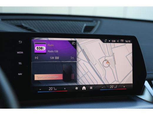 BMW X1 sDrive20i M Sport Automaat / Panoramadak / Trekhaak / Sportstoelen / Achteruitrijcamera / M Adapt... ActivLease financial lease