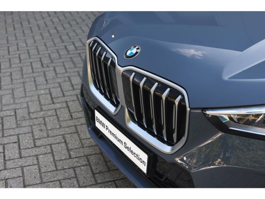 BMW X1 sDrive20i M Sport Automaat / Panoramadak / Trekhaak / Sportstoelen / Achteruitrijcamera / M Adapt... ActivLease financial lease