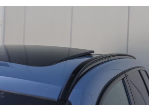 BMW X1 sDrive20i M Sport Automaat / Panoramadak / Trekhaak / Sportstoelen / Achteruitrijcamera / M Adapt... ActivLease financial lease