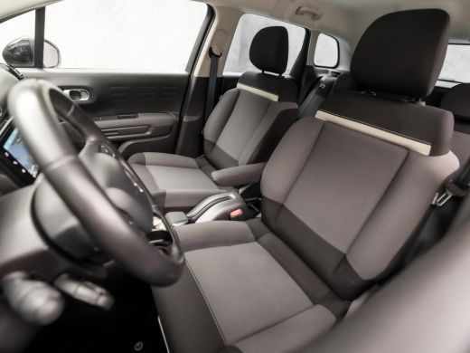 Citroën C3 Aircross 1.2 PureTech Shine Automaat (APPLE CARPLAY, GROOT NAVI, GETINT GLAS, SPORTSTOELEN, CRUISE, PARKEE... ActivLease financial lease