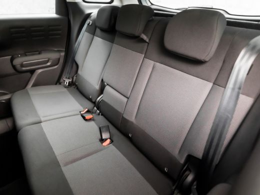 Citroën C3 Aircross 1.2 PureTech Shine Automaat (APPLE CARPLAY, GROOT NAVI, GETINT GLAS, SPORTSTOELEN, CRUISE, PARKEE... ActivLease financial lease