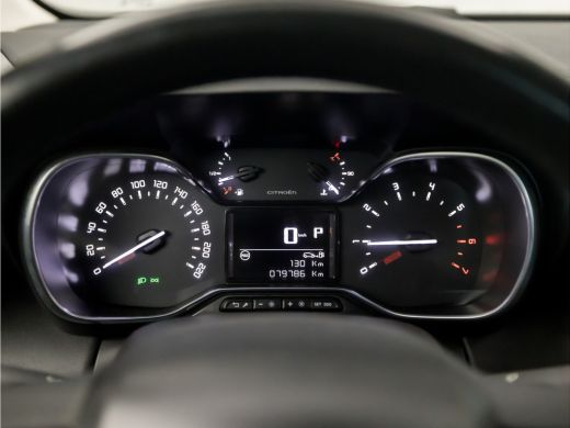 Citroën C3 Aircross 1.2 PureTech Shine Automaat (APPLE CARPLAY, GROOT NAVI, GETINT GLAS, SPORTSTOELEN, CRUISE, PARKEE... ActivLease financial lease