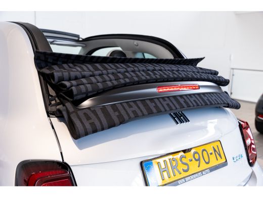 Fiat 500C La Prima 42 kWh Cabrio | Adaptieve Cruise Controle | Camera | Parkeersensoren | Navigatie | Stoel... ActivLease financial lease