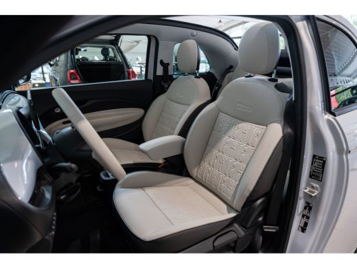 Fiat 500C La Prima 42 kWh Cabrio | Adaptieve Cruise Controle | Camera | Parkeersensoren | Navigatie | Stoel... ActivLease financial lease