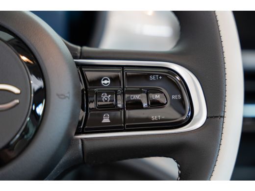 Fiat 500C La Prima 42 kWh Cabrio | Adaptieve Cruise Controle | Camera | Parkeersensoren | Navigatie | Stoel... ActivLease financial lease