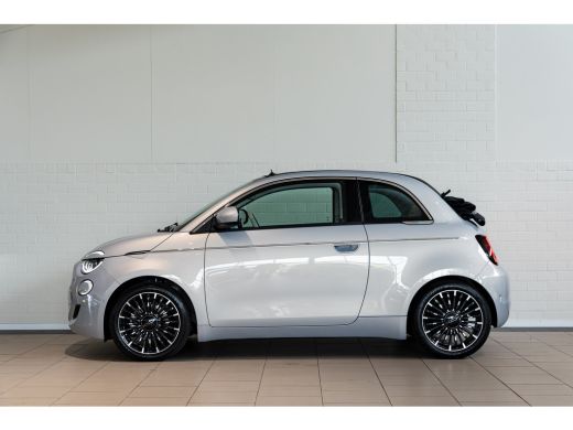 Fiat 500C La Prima 42 kWh Cabrio | Adaptieve Cruise Controle | Camera | Parkeersensoren | Navigatie | Stoel... ActivLease financial lease