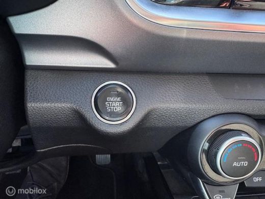 Kia Stonic 1.0 T-GDI DynamicPlusLine 16 inch velgen & banden , Navigatie , Bluetooth Priveglas , Electr. ink... ActivLease financial lease