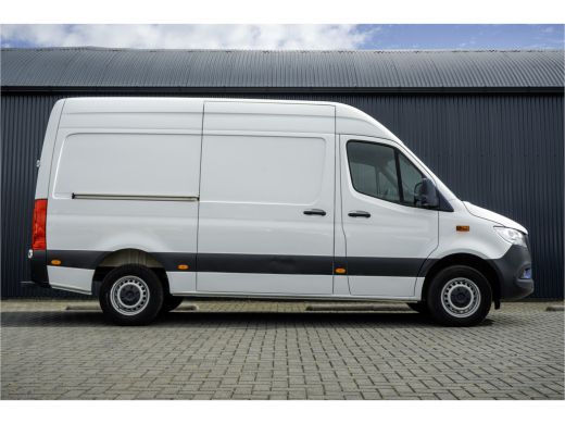 Mercedes-Benz Sprinter 317 CDI L2H2 | Mbux | Camera | CarPlay | Navigatie | Cruise | Climate | PDC | Euro 6 ActivLease financial lease